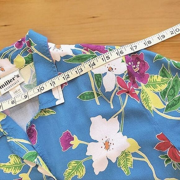 Vtg blue floral short sleeve button-down shirt - Picture 8 of 15